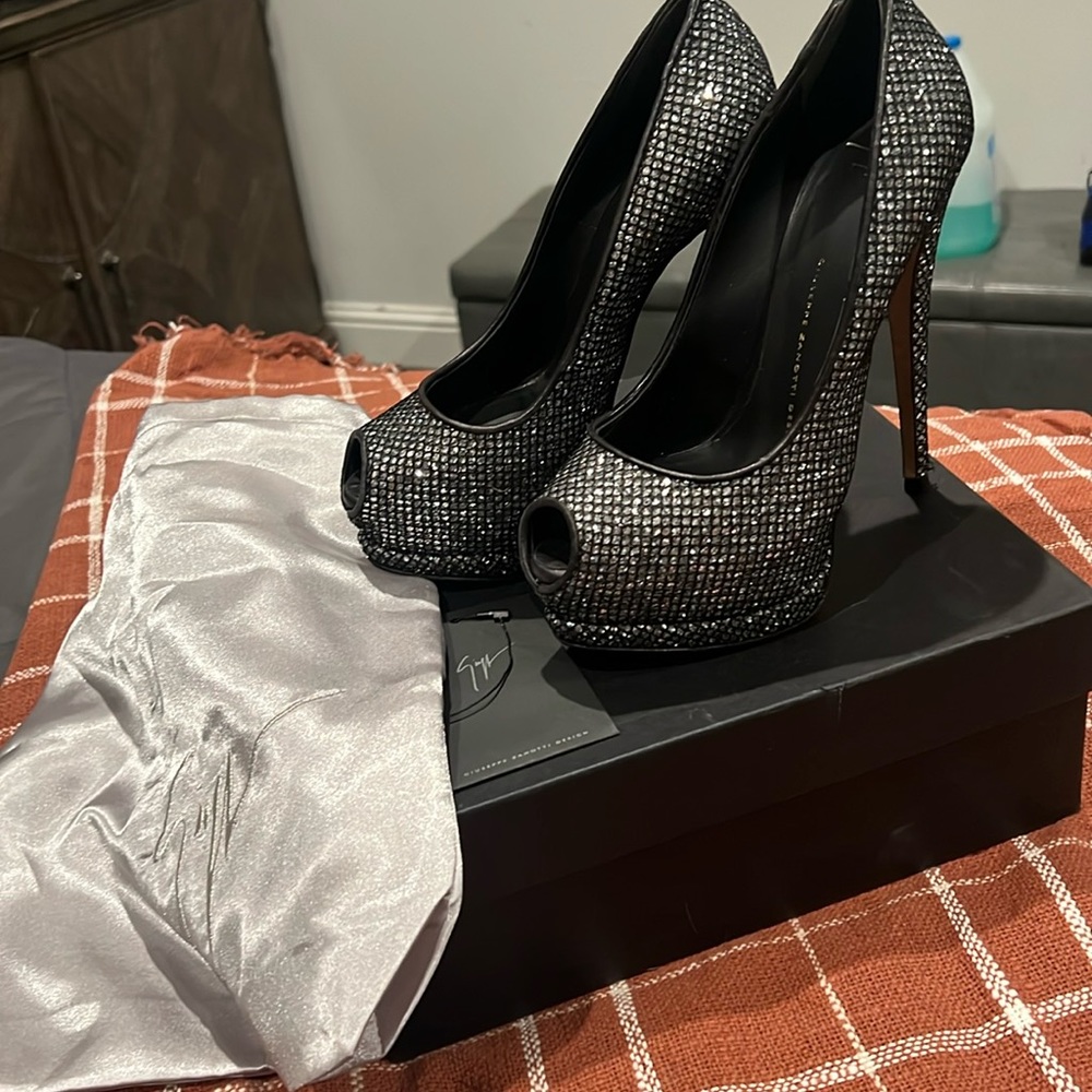 Lightly worn Giuseppe Zanotti heels